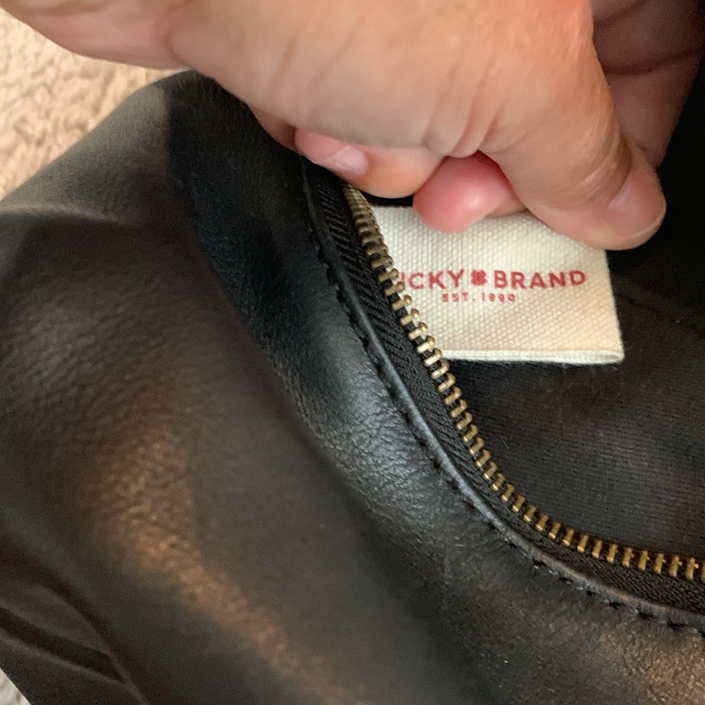 Lucky Brand crossbody, small leather purse - Picture 2 of 4